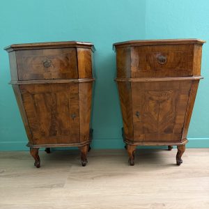 Coppia di comodini Veneti